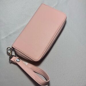 Thirty-One Pink All About The Benjamins W
Wallet w/wristlet